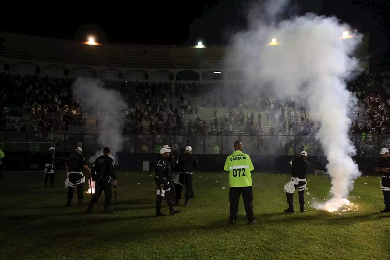 Após selvageria de torcedores do Vasco, estádio de São Januário é interditado pela Justiça do Rio