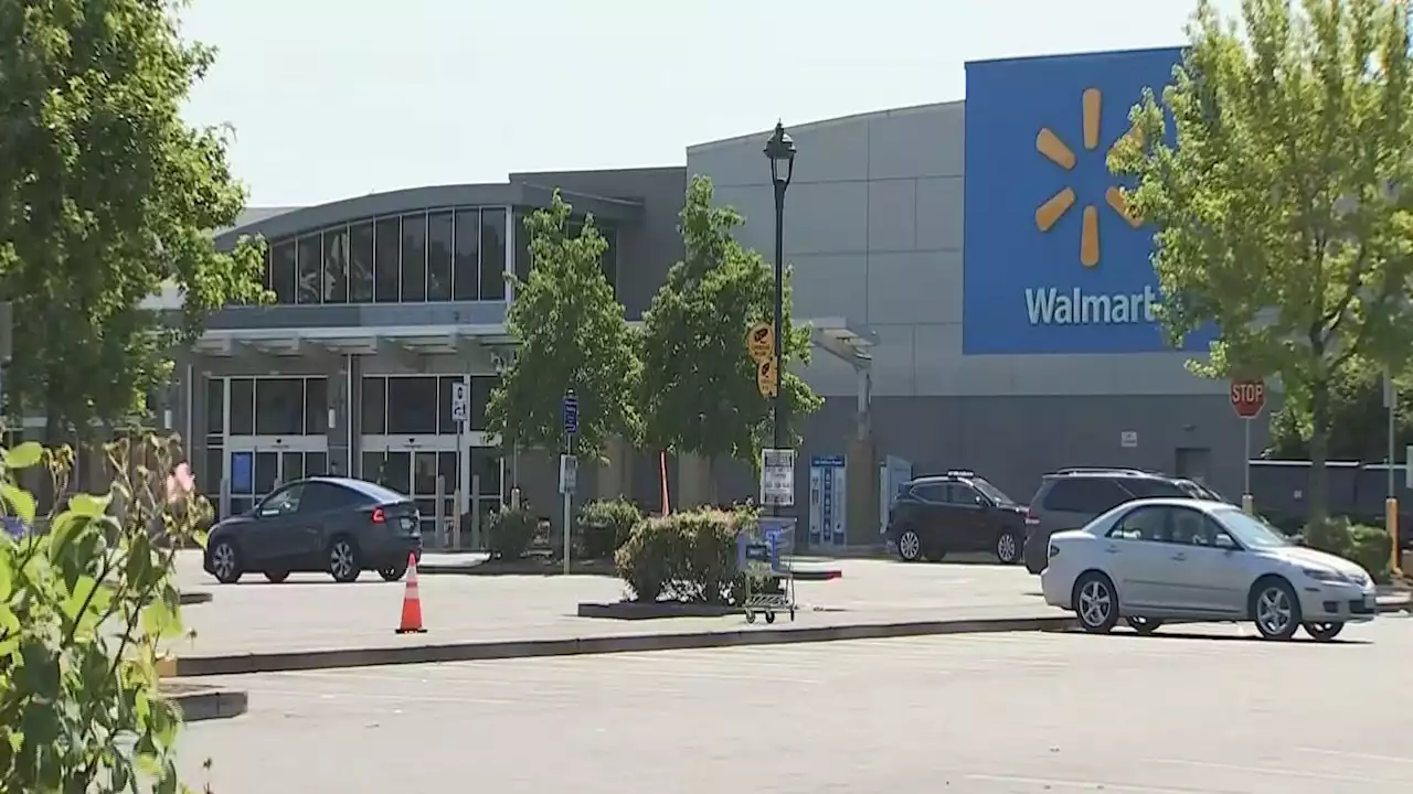 Police close Renton Walmart over unidentified threat