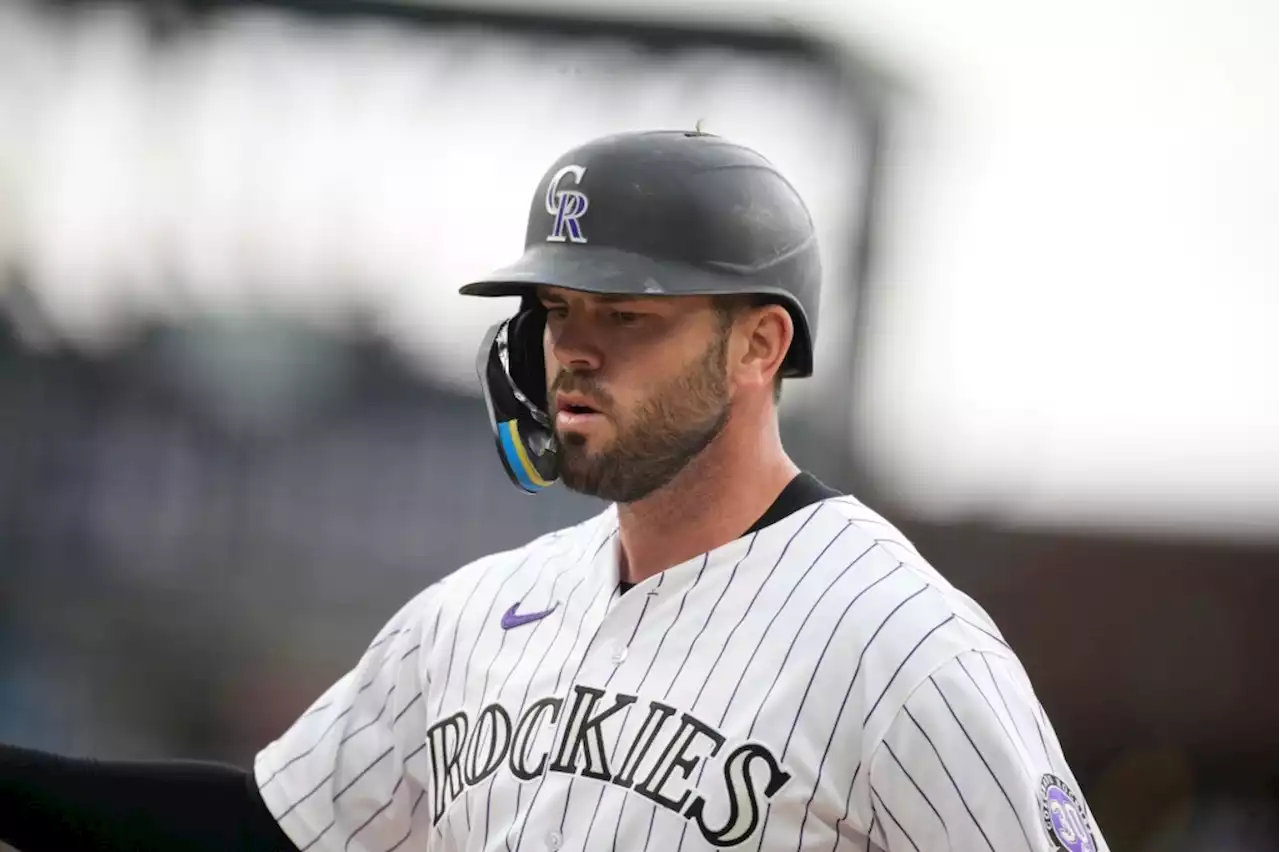 Angels acquire Mike Moustakas in trade with Rockies