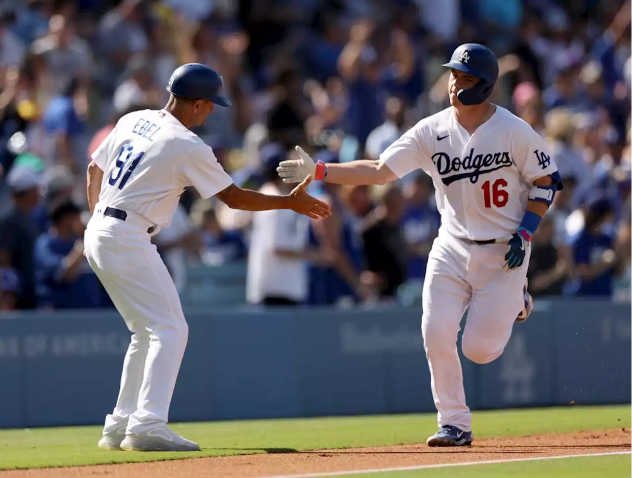 Dodgers balk all over the Astros to complete comeback win