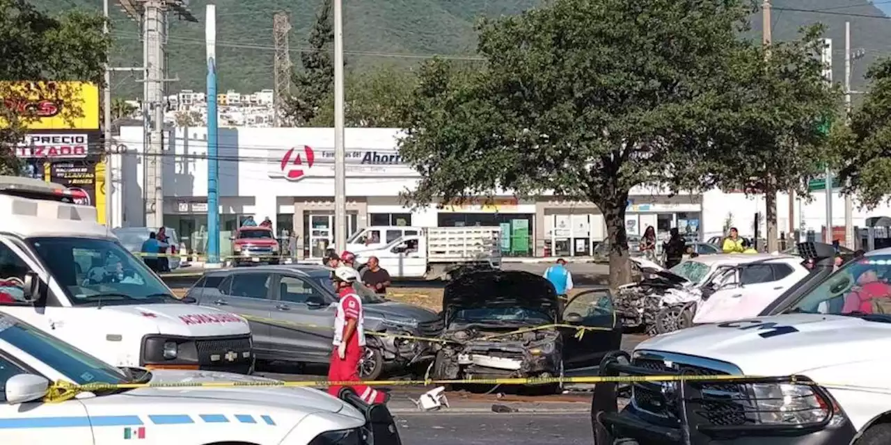 Accidente en Monterrey deja 2 muertos y 5 heridos