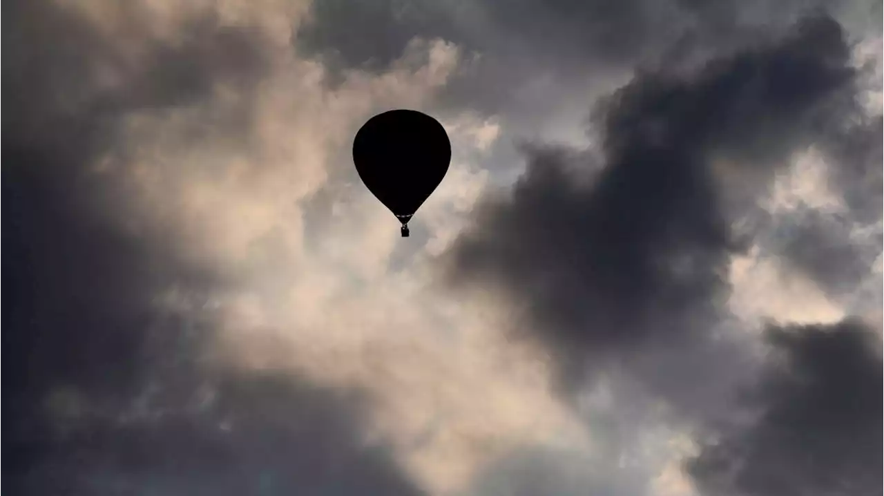 Man killed as hot air balloon catches fire