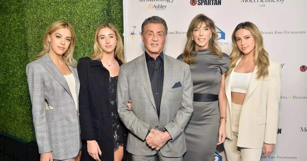 «Je sais comment pensent ces mecs...» : les avertissements que Sylvester Stallone donne systématiquement aux compagnons de ses filles