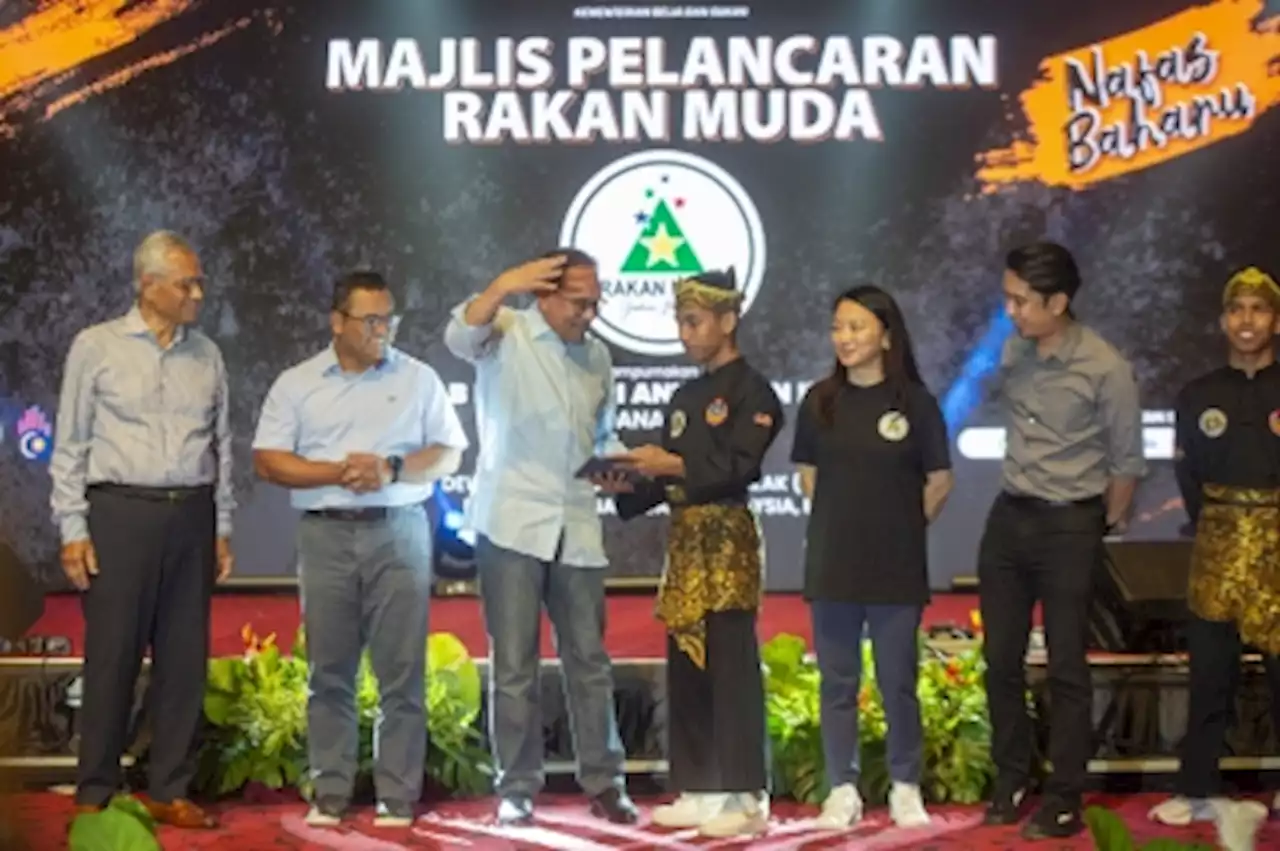 Launching new Rakan Muda phase, PM Anwar says youth frontline against divisive politics