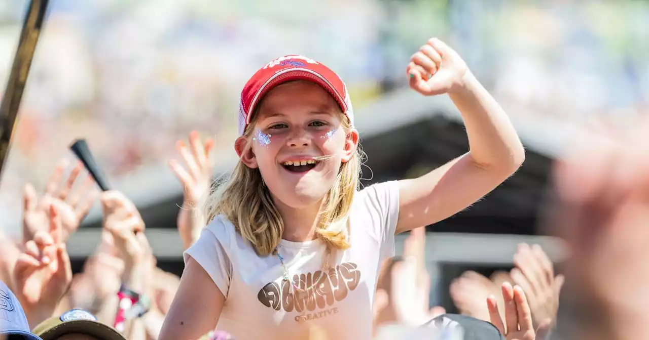 Glastonbury fans 'heading to festival's dentist' as 'they can't see one at home'