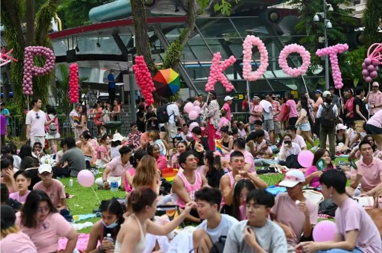 Singapore holds first LGBT rally since gay sex decriminalised | The Malaysian Insight