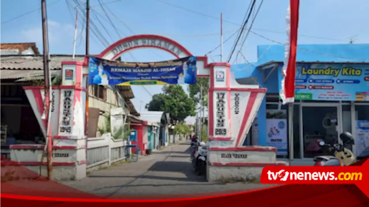 Panji Gumilang Tiap Tahun Pulang Ziarah ke Makam Orang Tua di Gresik