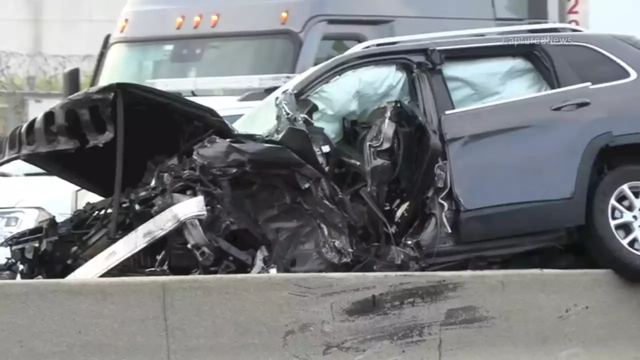 2 seriously injured in wrong-way Bishop Ford Expressway crash: Illinois State Police