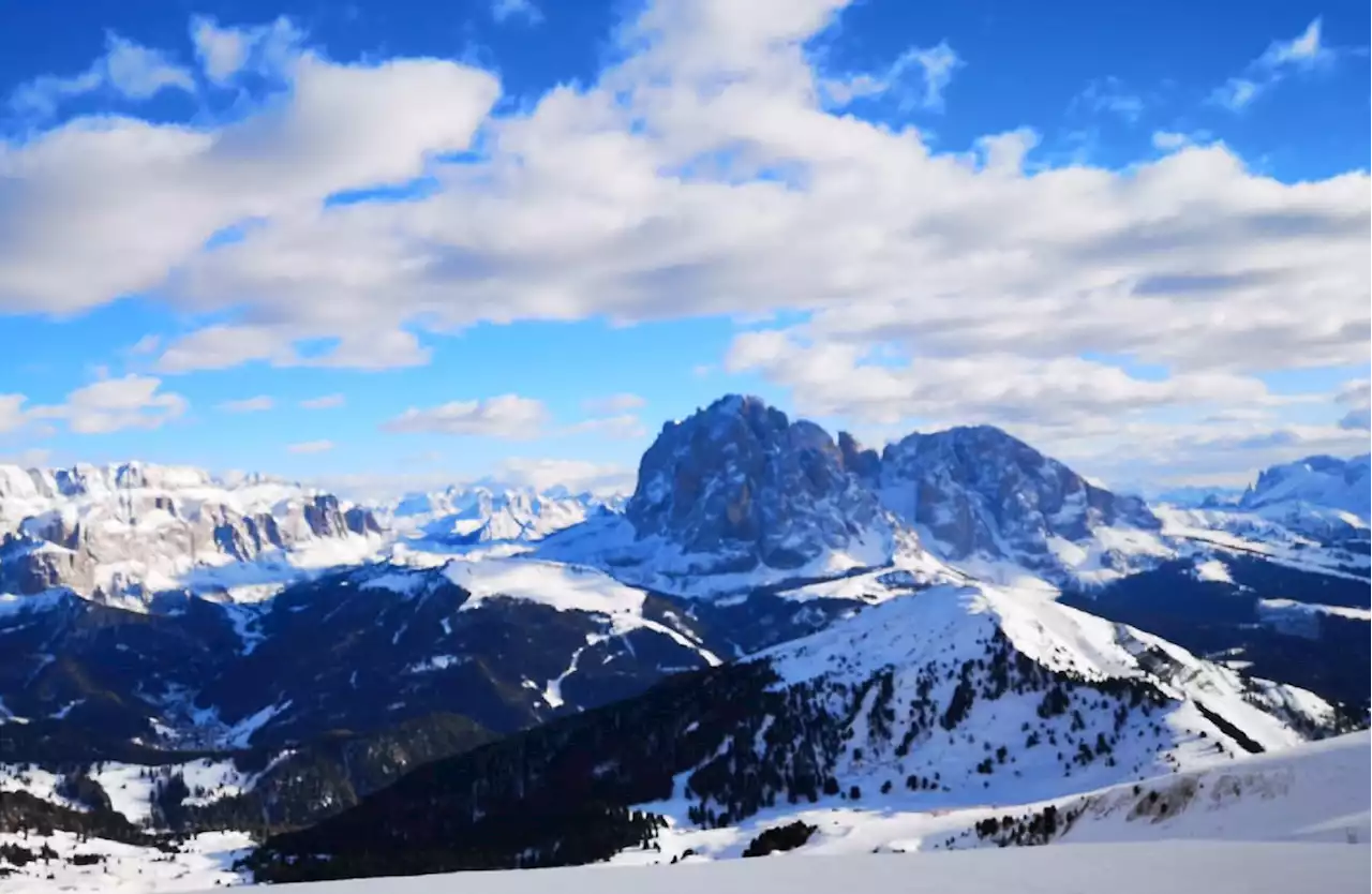 Montagna, via croci da vette? Cai: 'Un equivoco'. Scuse a Santanchè