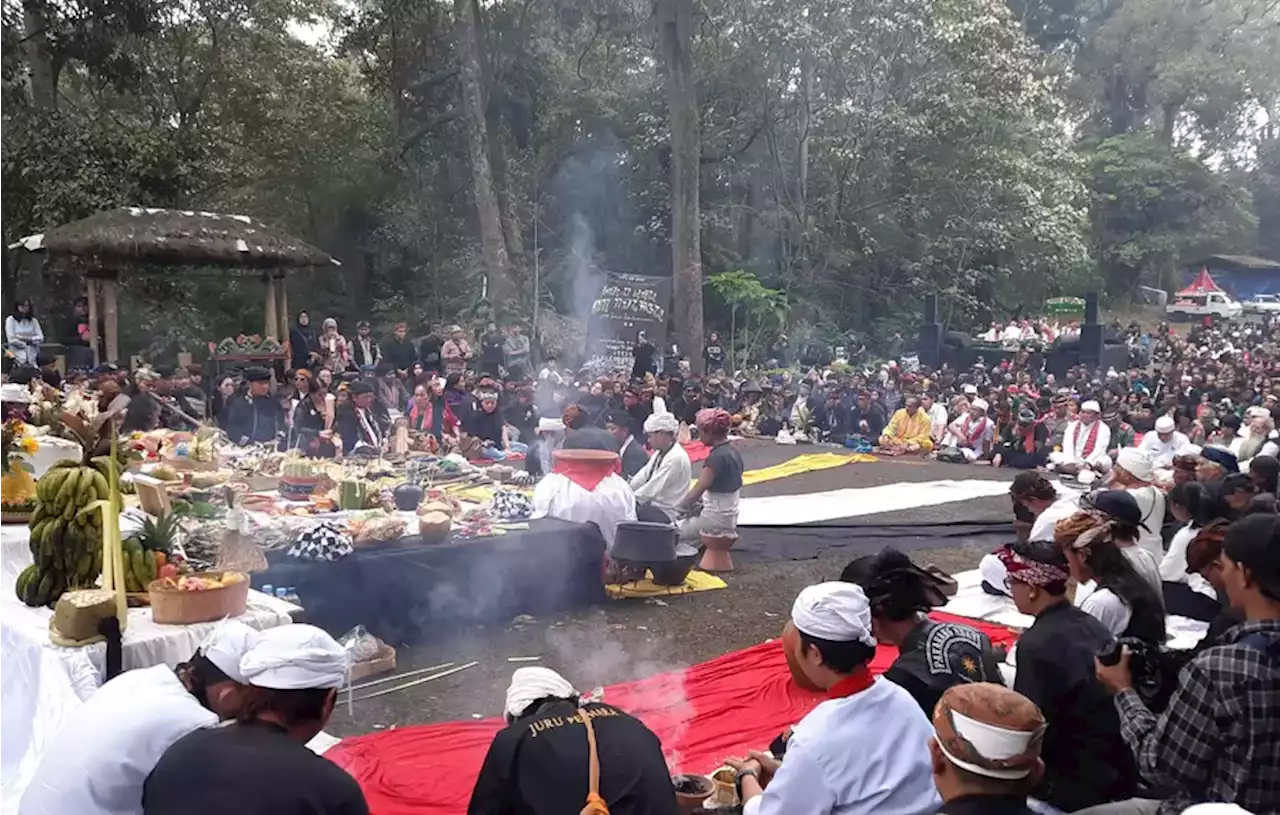 Ratusan Warga Lintas Suku dan Agama Ikuti Upacara Adat Sunda Ngertakeun Bumi Lamba