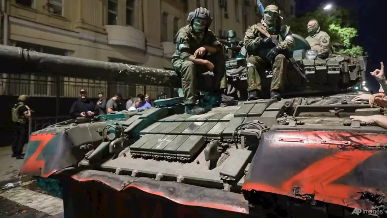 Rouble opens at 15-month low against dollar after aborted mutiny