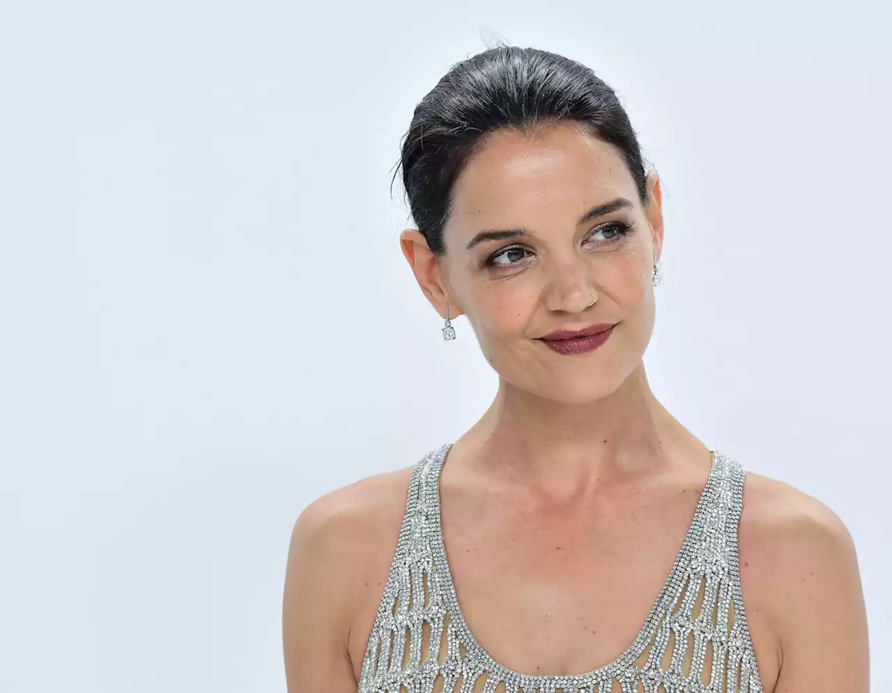 Katie Holmes influenceuse : son collier astro à nouveau en vente après cinq ruptures de stock, découvrez son prix - Closer