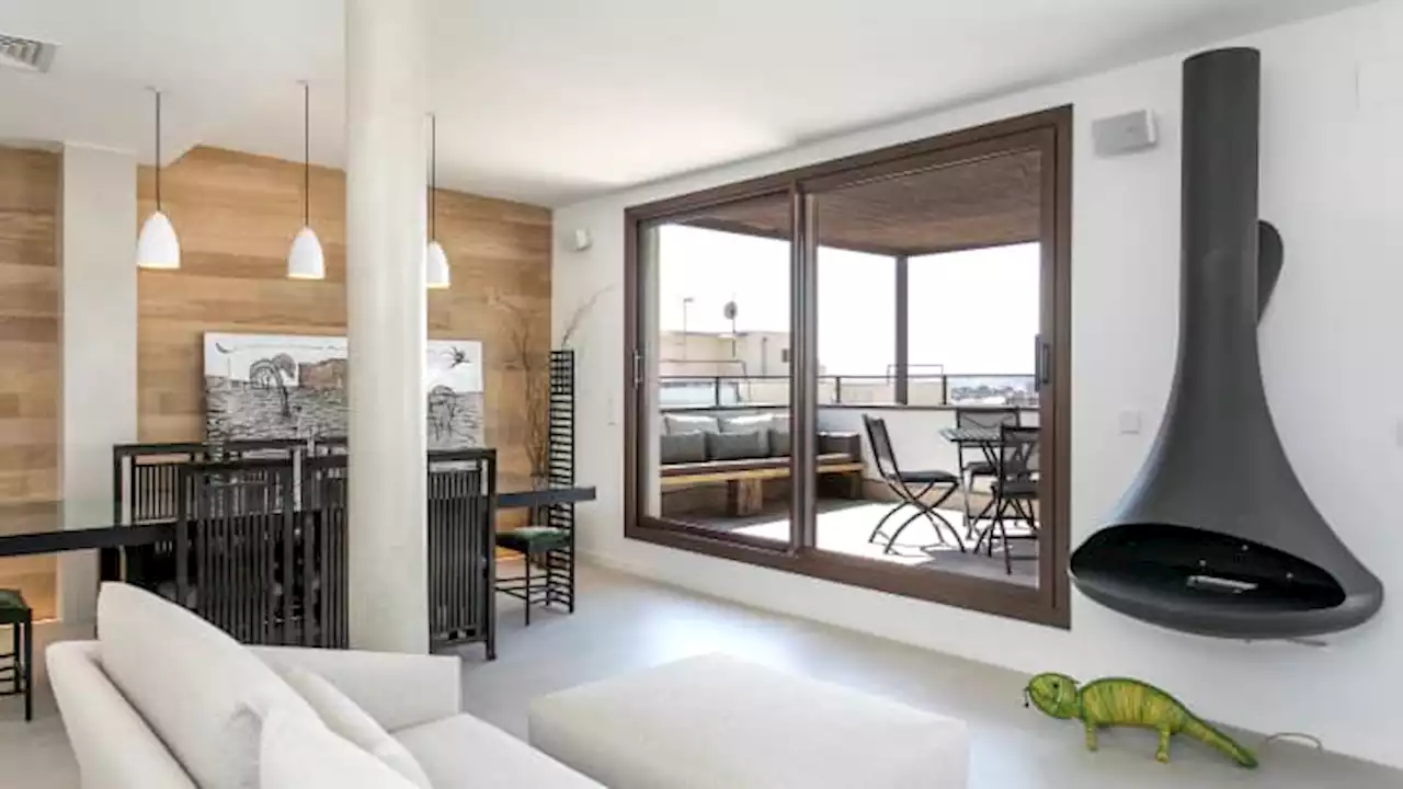 He spent 250,000 euros to renovate a penthouse in Barcelona. This is what it looks like