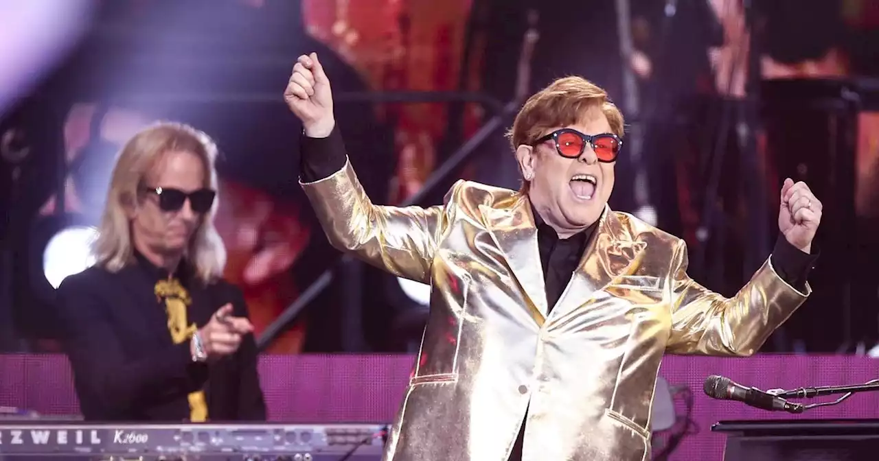 Elton John fans go wild as singer brings out 'amazing' guest