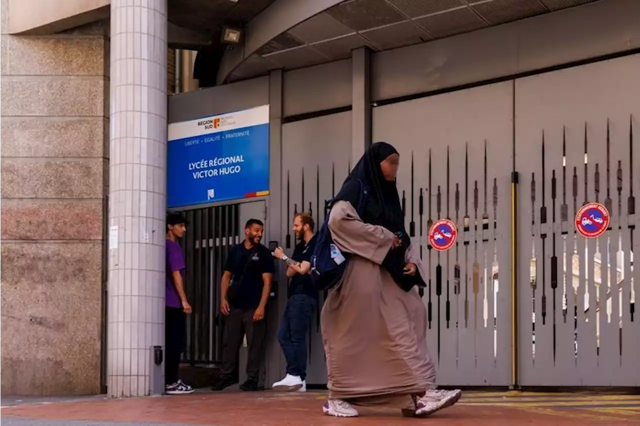 Abayas : que contient la nouvelle circulaire laïcité de l’Education nationale ?