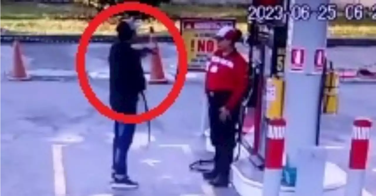 A mano armada, sujetos atracaron a mujer en estación de gasolina y la dejaron sin un peso - Pulzo