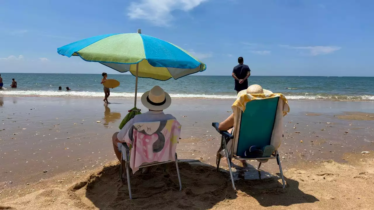 La primera ola de calor del verano golpea con temperaturas de hasta 44 grados