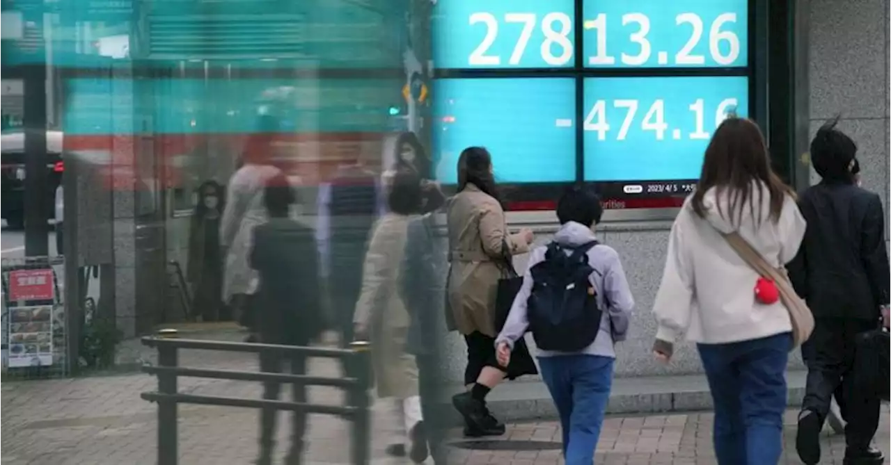 Borsa, avvio di settimana in calo per i listini asiatici