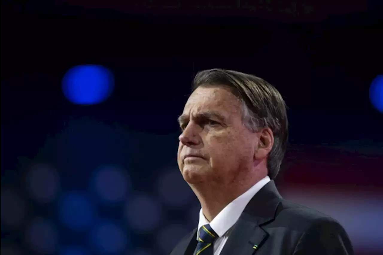 À espera de julgamento no TSE, Bolsonaro amarga derrota do Palmeiras