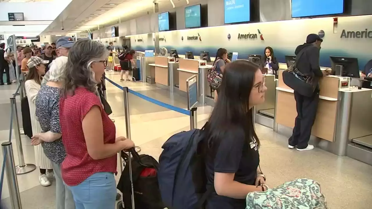 Delays, cancellations fluctuate at Philadelphia International Airport due to inclement weather