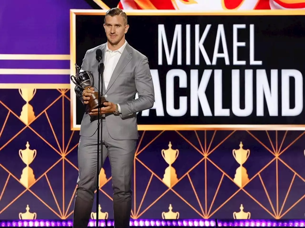 Flames centre Mikael Backlund wins King Clancy Trophy, says trade talk is ‘out of my hands’