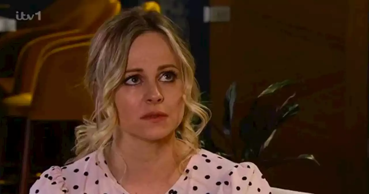 Coronation Street fans 'suss out' Sarah's baby daddy twist as fans complain