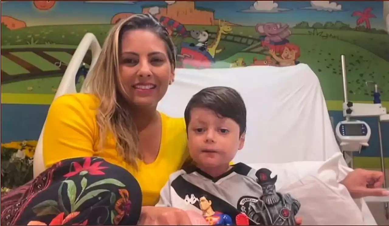 'Ele é o nosso super-herói', diz mãe sobre o filho de 8 anos que saiu do coma após 16 dias