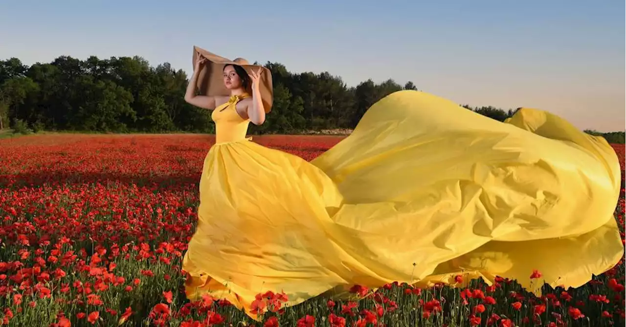 Le concept Flying Dress Provence transforme les femmes en princesses au cœur des paysages du Sud