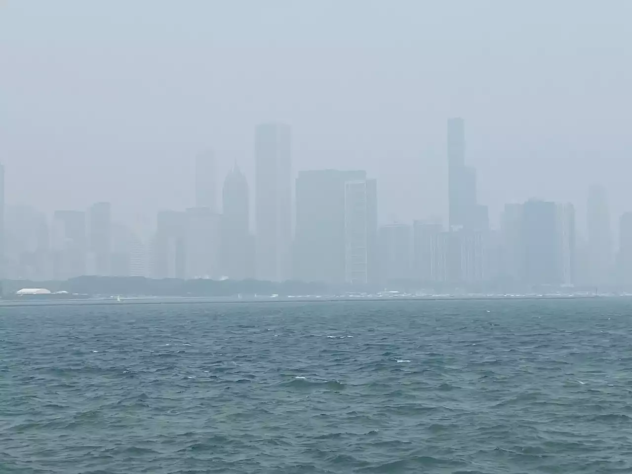 Mayor Johnson issues statement on smoke, haze as Chicago air quality worsens