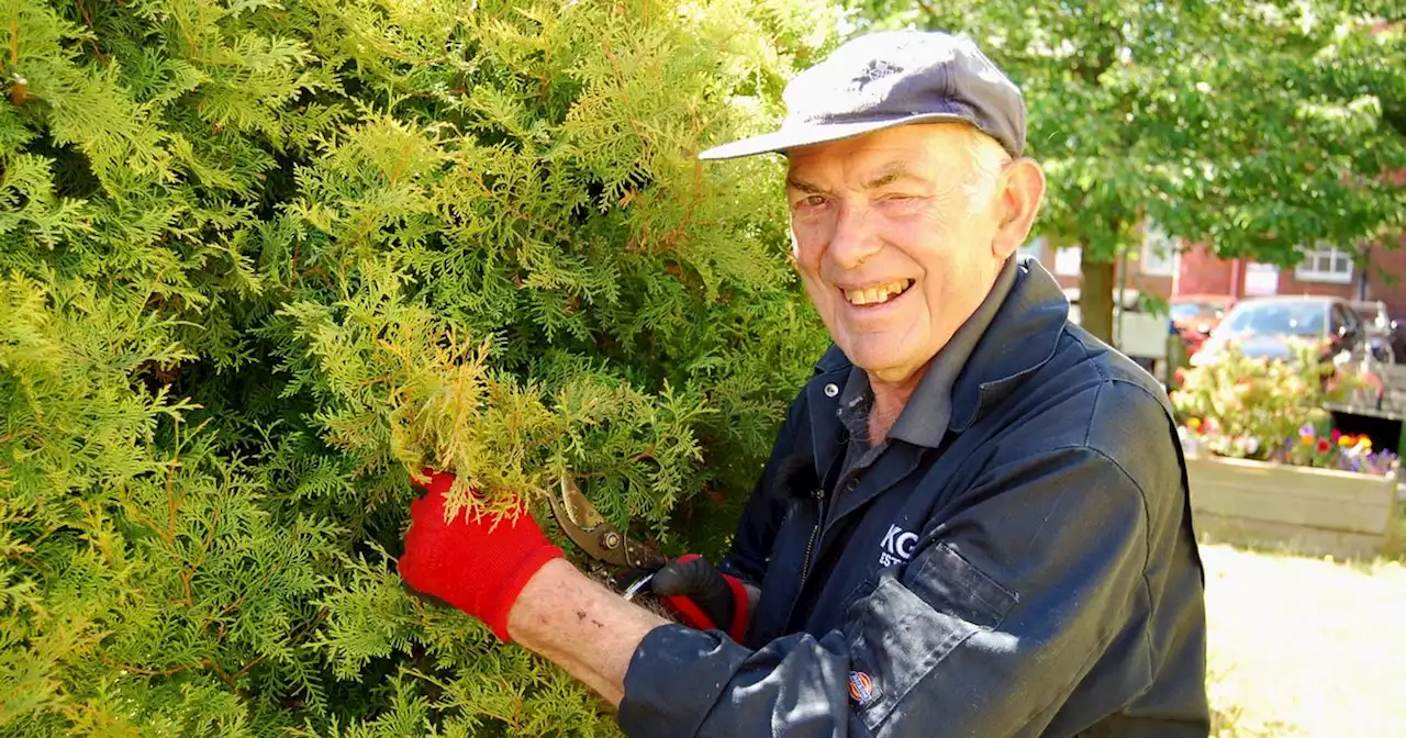 Tributes paid as KGH gardener who worked for NHS for 64 years passes away