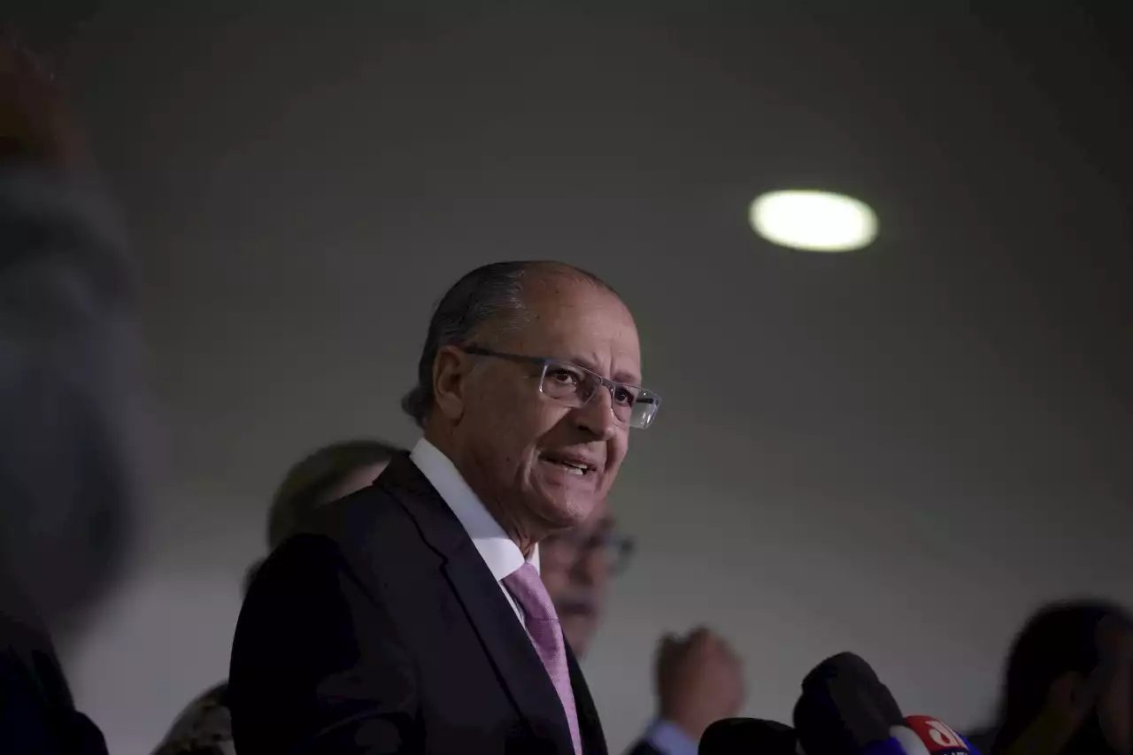 'Não há razão mais para não cair a taxa de juros', reclama Alckmin