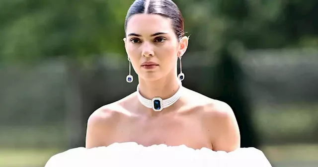 Kendall Jenner Wore Some Appropriately Regal Jewelry on the