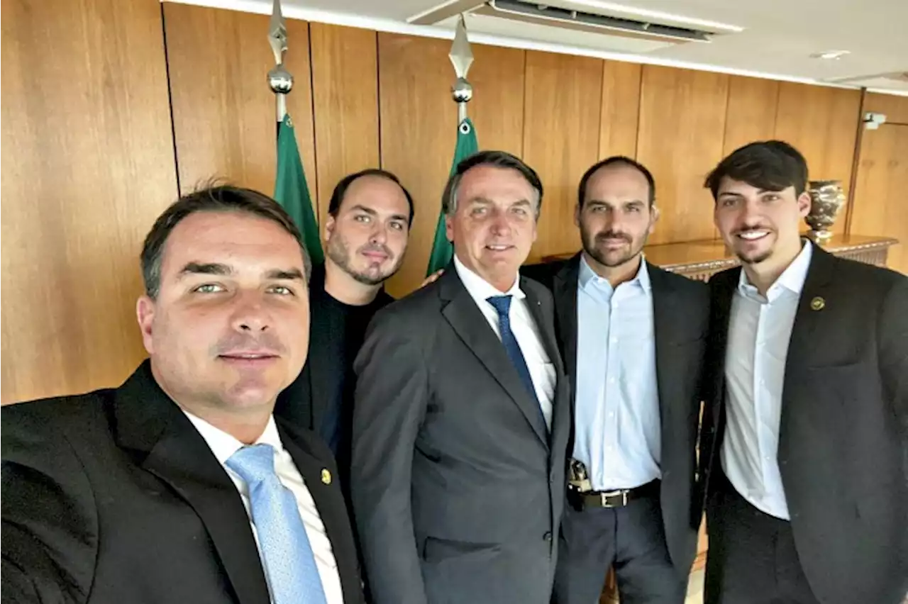 Família Bolsonaro silencia nas redes sobre julgamento no TSE