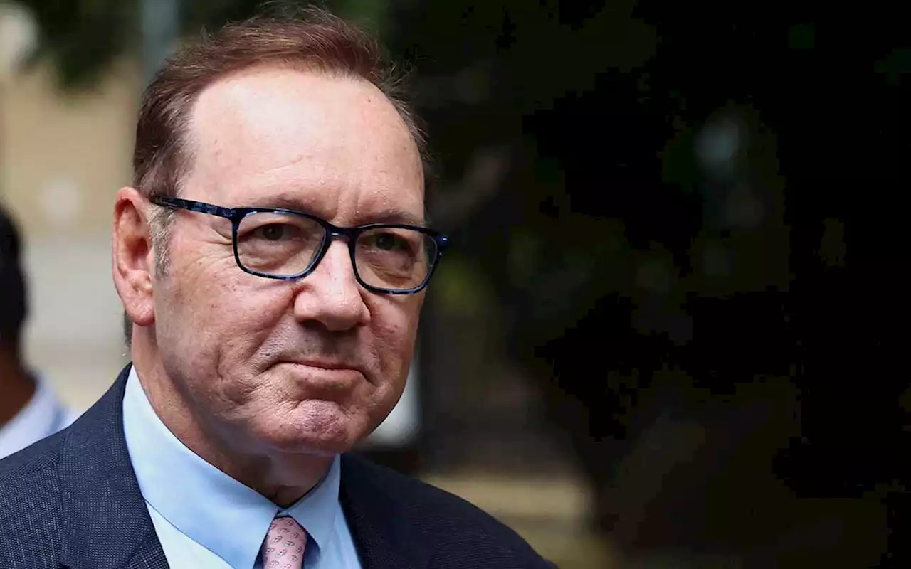 Kevin Spacey se enfrenta a cadena perpetua en juicio por delitos sexuales