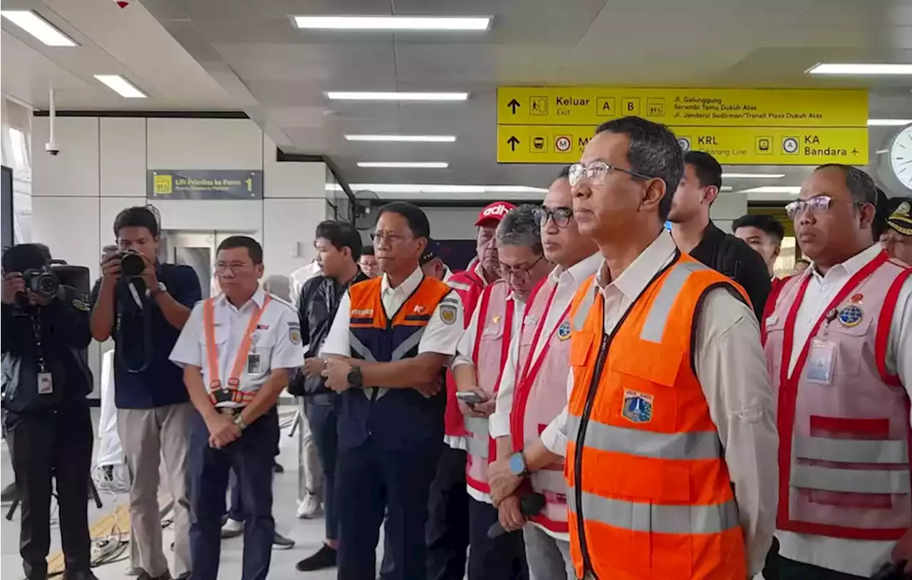 Momen Heru Budi dan Menhub Budi Karya Sumadi Jajal LRT Jabodebek