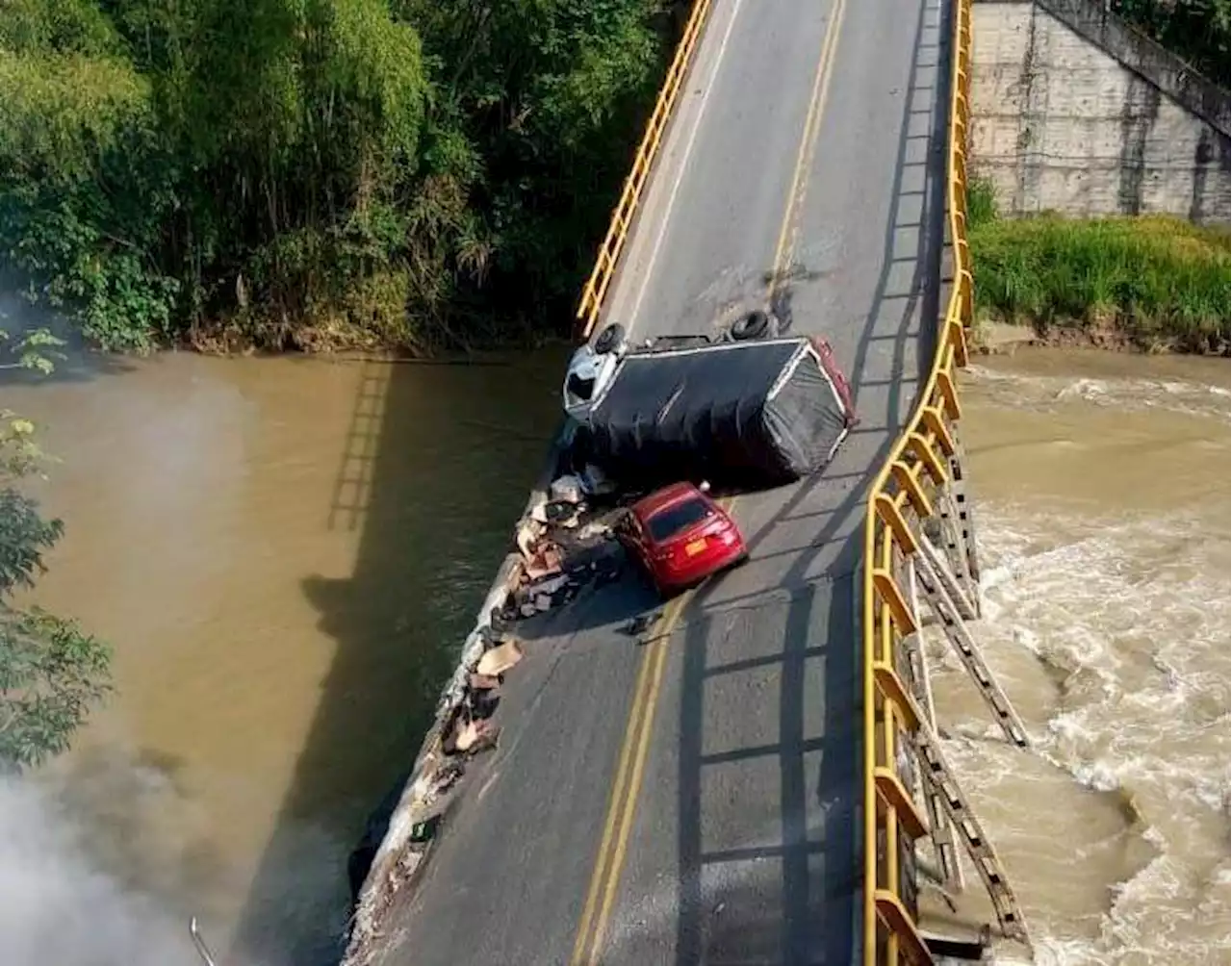 Puente del Alambrado que une Quindío y Valle del Cauca estará listo en octubre