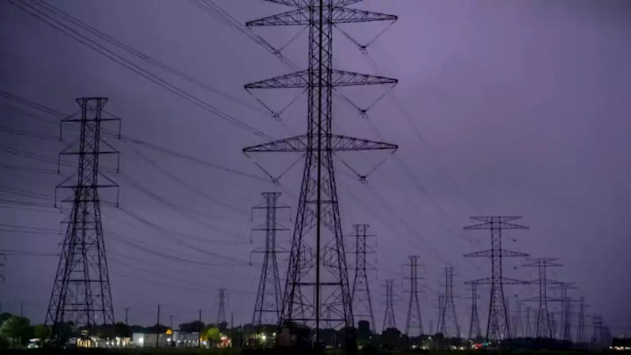 Texas power use breaks record in heat wave, power grid operator says