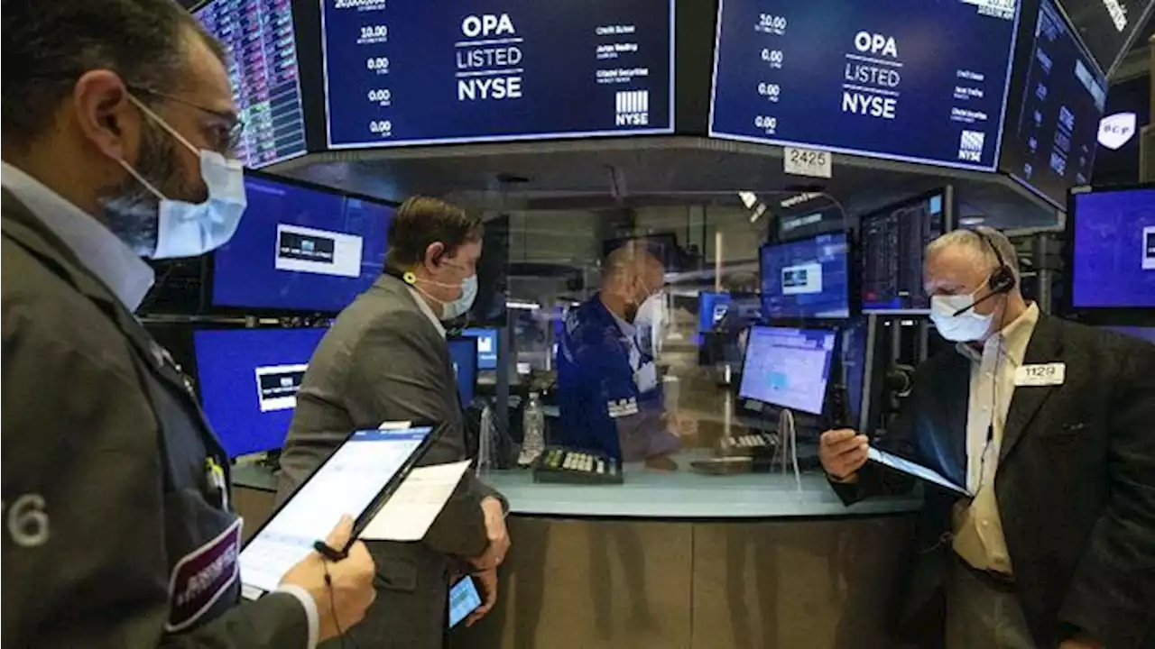 Wall Street Loyo, Suku Bunga Diramal Masih Tinggi!