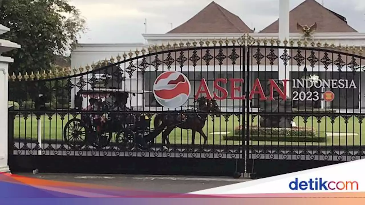 Momen Sedah Mirah hingga Nahyan Keliling Gedung Agung Yogya Naik Andong