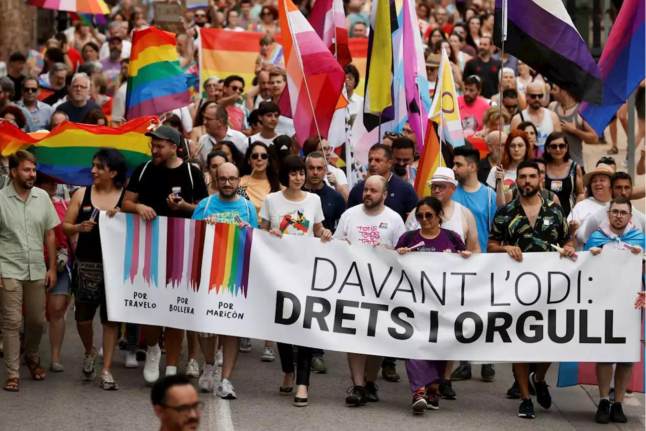 La bandera LGTBI enreda de nuevo a PP y Vox