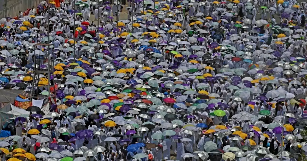 Crowds 'stone the devil' in final hajj ritual