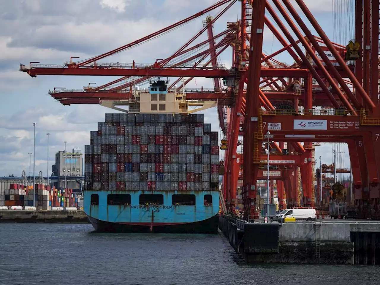 B.C. port union issues 72-hour strike notice affecting more than 7,000 workers