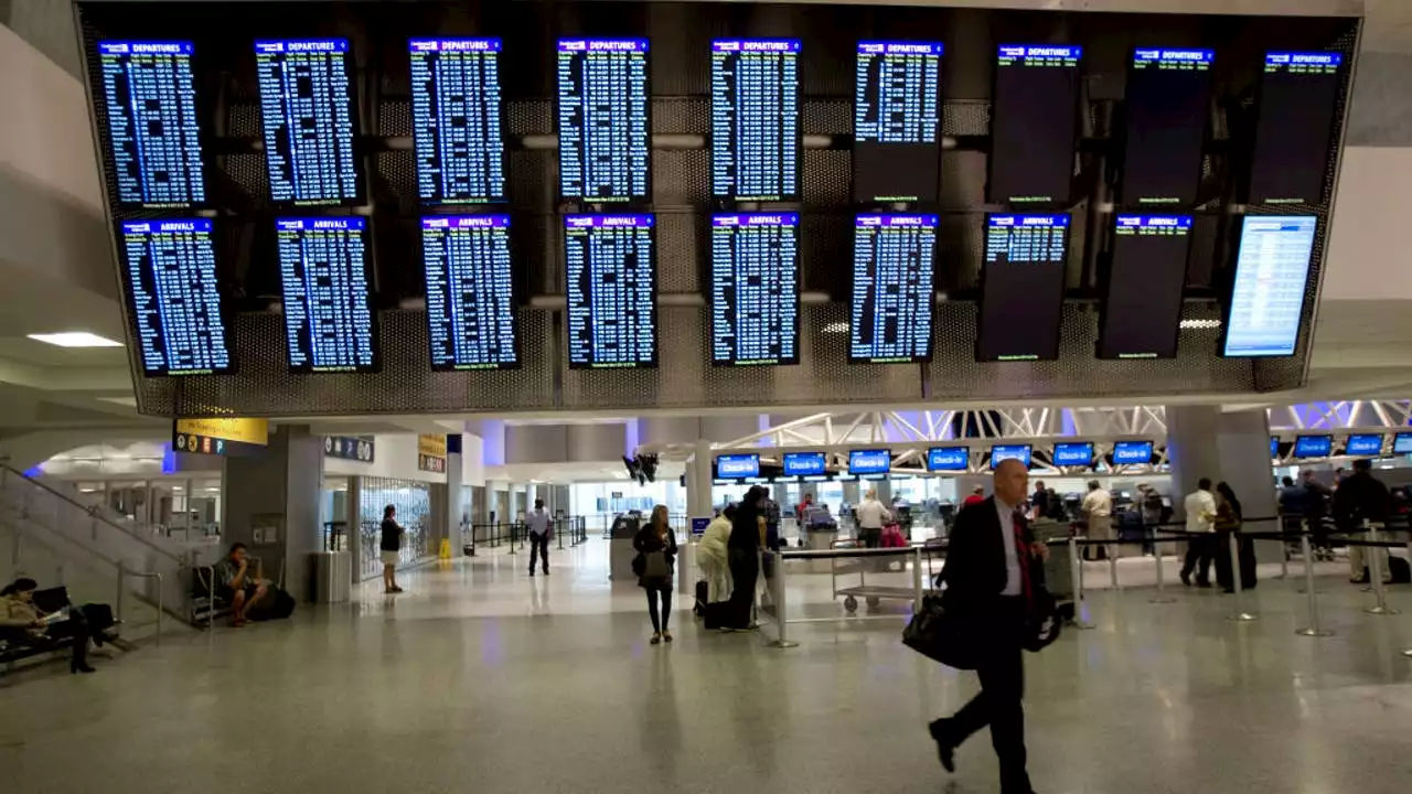 Houston airports expecting to have 1 million passengers, here's how to beat the crowds