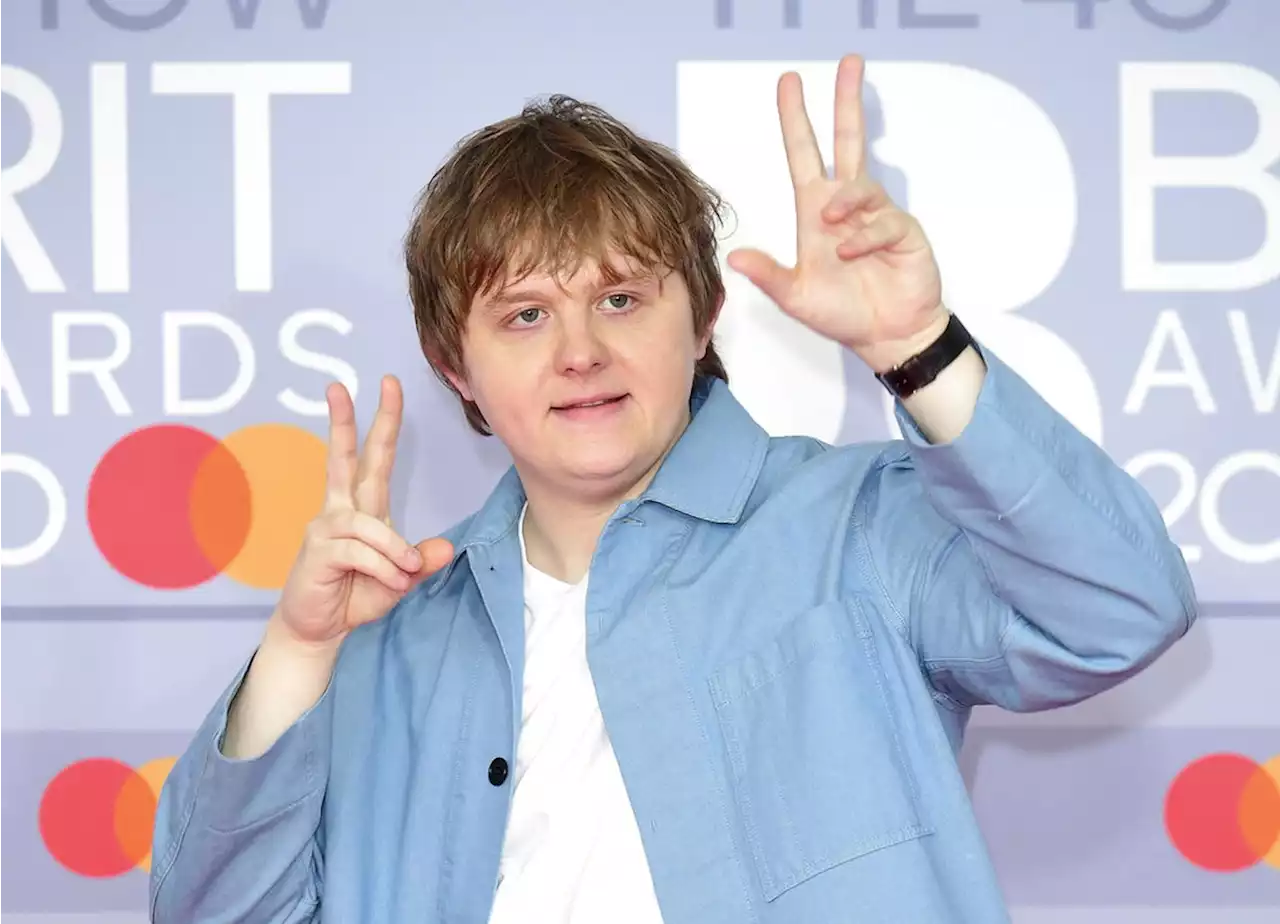 Síndrome de Tourette: o que é a condição que levou Lewis Capaldi a anunciar pausa em turnê