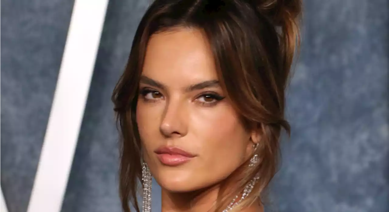 Alessandra Ambrosio (42 ans), elle dévoile son corps dans un bikini extra hot