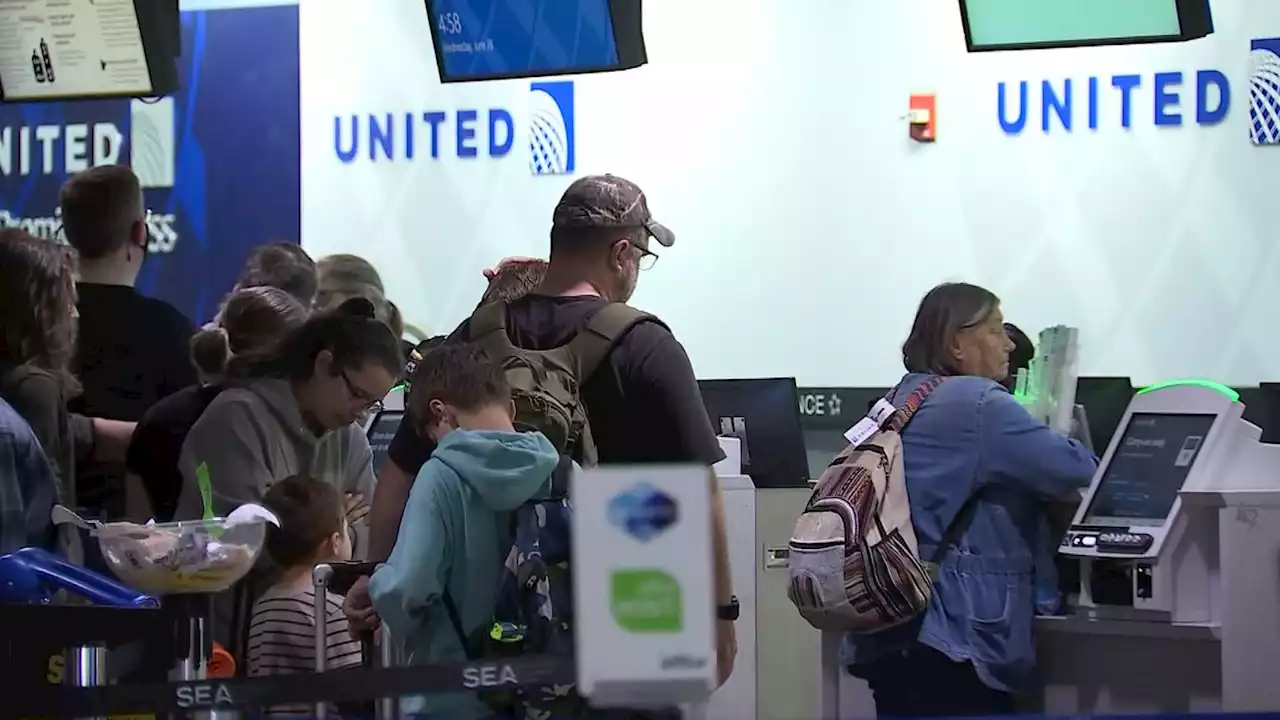 Nationwide flight fiasco leads to long lines at Sea-Tac