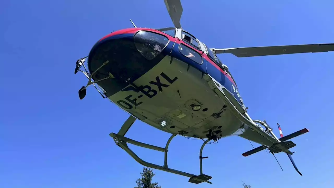 Auto stürzte 300 Meter ab: Lenker tot