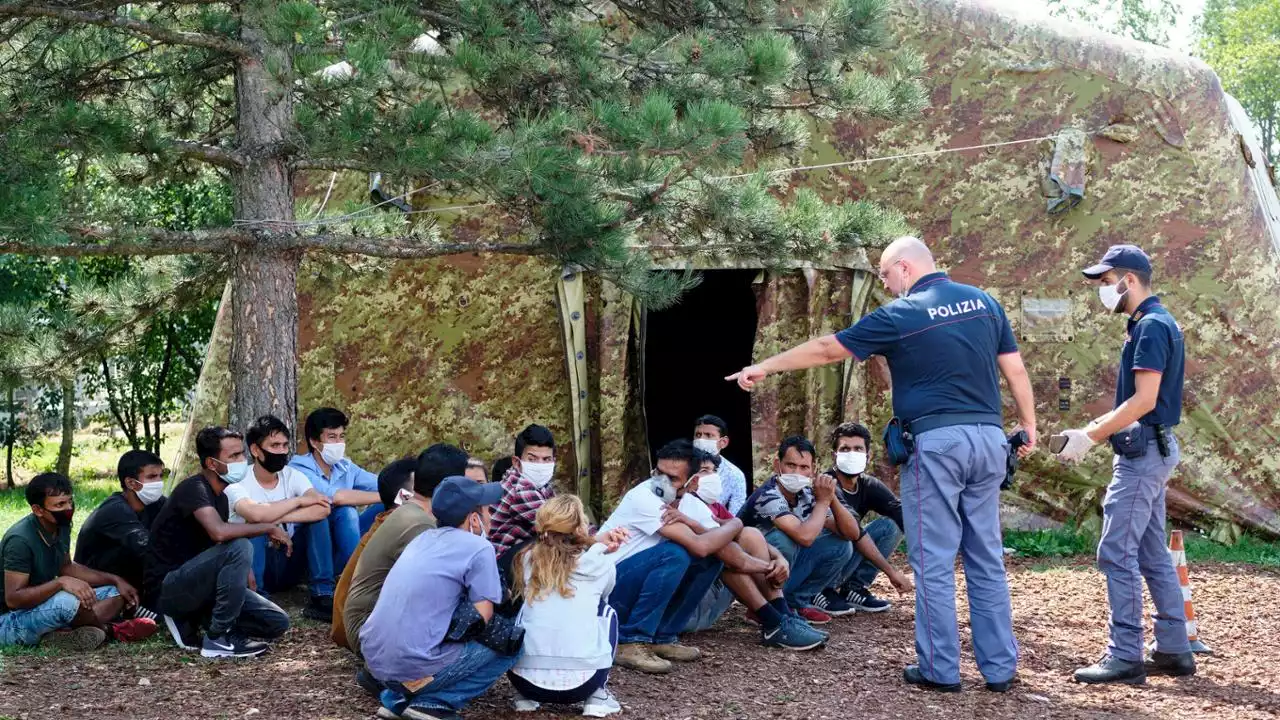 Sonniferi ai bimbi e botte ai migranti, la violenza dei passeur sulla rotta balcanica