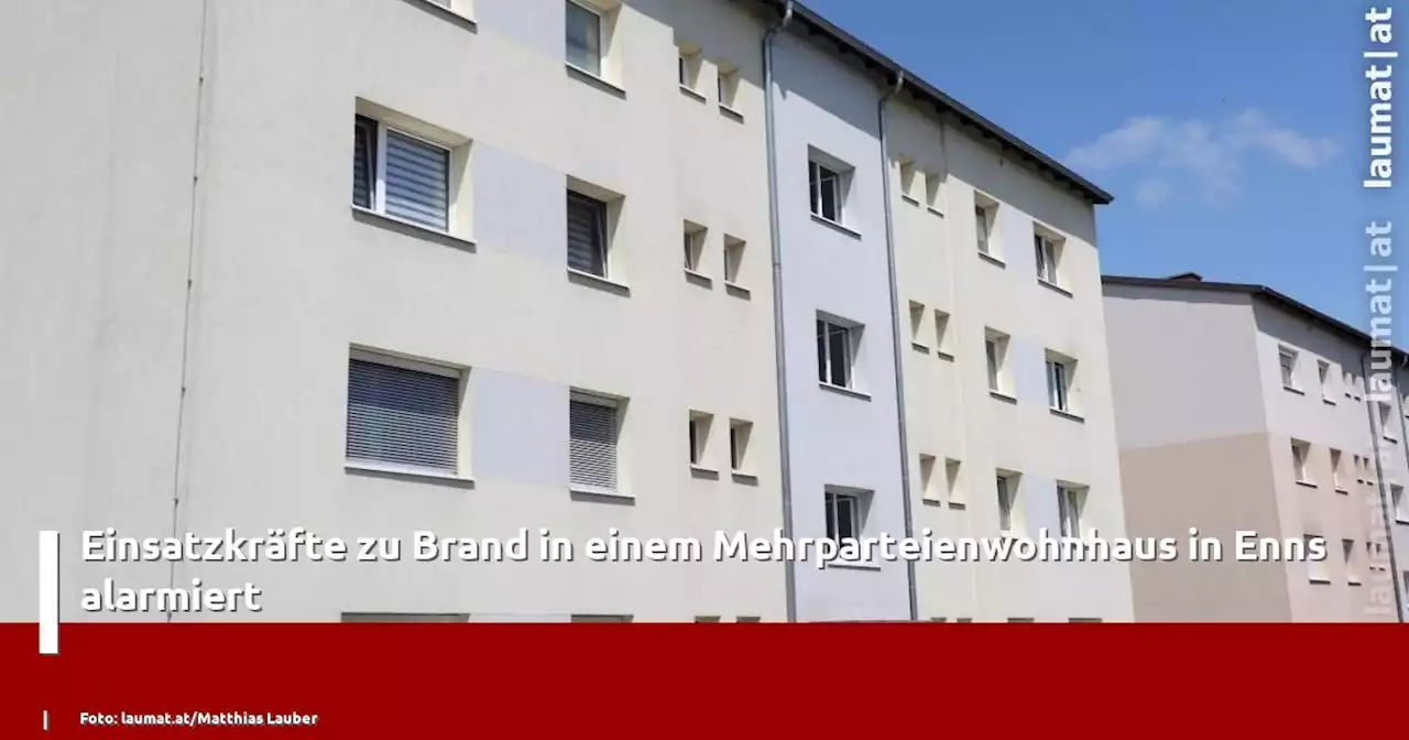 Einsatzkräfte zu Brand in einem Mehrparteienwohnhaus in Enns alarmiert | laumat|at