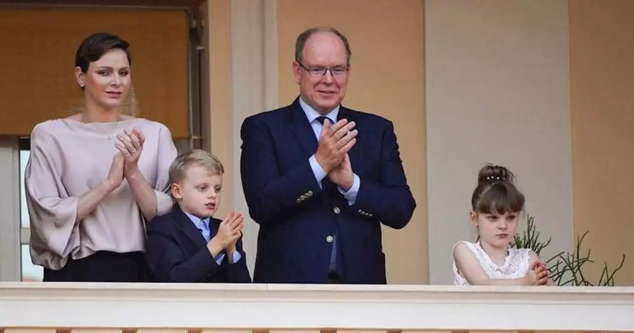 Quand Gabriella de Monaco vole la vedette à sa mère Charlène avec son élégant chignon à perles